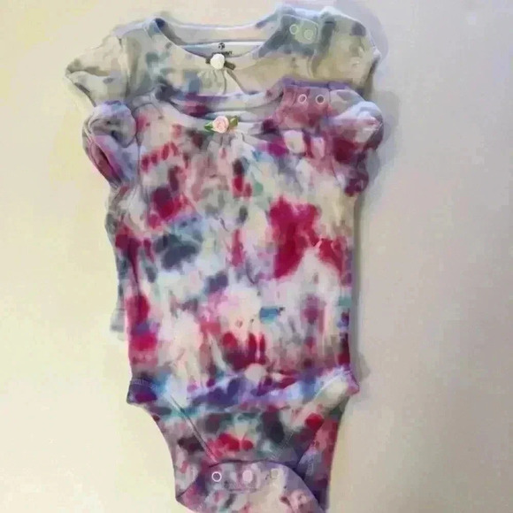 Set of 2 New tie dye onesies with rose sewn on. - Picture 3 of 8